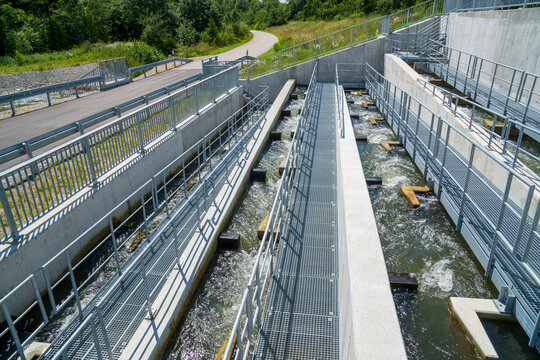  Im Bau befindliche Fischtreppe f&uuml;r Laichwanderung am Lech