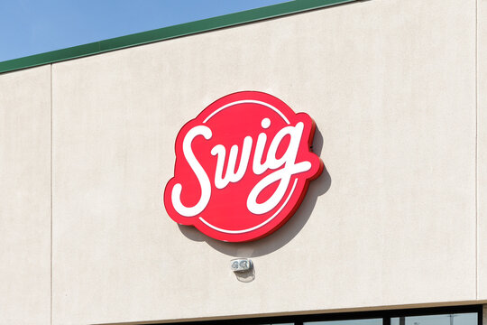 Crest Hill, IL, USA - August 18, 2026: Swig is a soda shop chain, founded in Utah, that offers dirty sodas, energy drinks, refreshers, and cookies. This is the first location in Illinois.