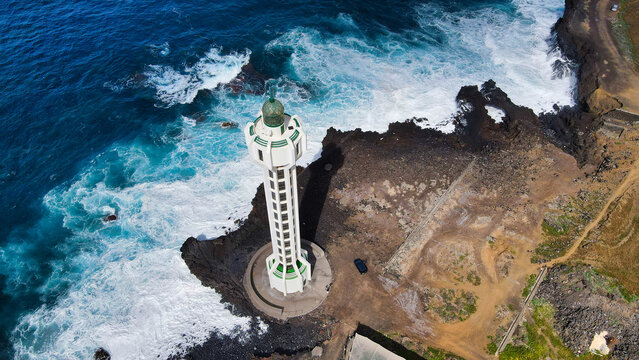 Foto a&eacute;rea con dron del faro de Las Hoyas en Tazacorte en La isla de La Palma.