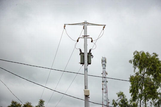 les tranports de moyen de d&eacute;veloppement  &eacute;lectrique et communication