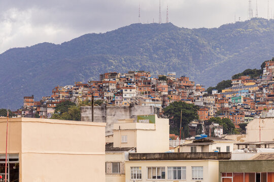 Panoramic view of a densely populated Brazilian favela built on