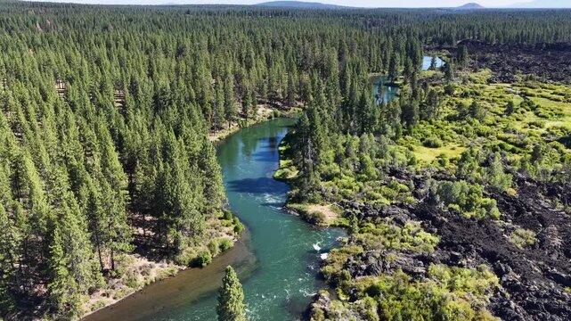 The scenic Deschutes River is a scenic 252-mile tributary of the Columbia River in Central Oregon. It flows through Bend and offers whitewater kayaking, rafting, paddle boarding, and great fishing.