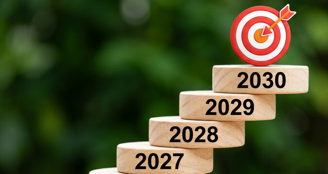 Feuille de route chronologique d&rsquo;entreprise avec des marches d&rsquo;escalier menant &agrave; l&rsquo;objectif cl&eacute; de 2030
