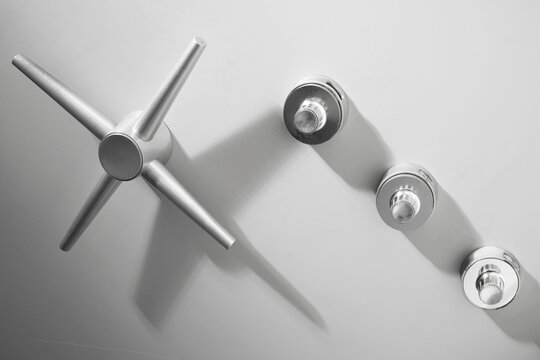safe, vault door