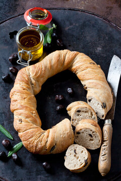 Ring bread with black olives