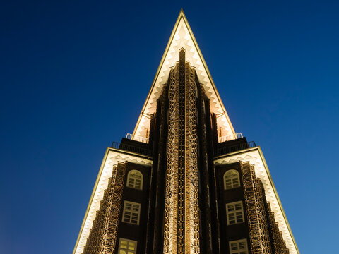 Germany, Hamburg, partial view of lighted Chile House at blue hour