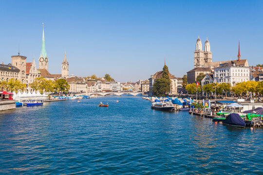 Switzerland, Zurich, Limmat River, Fraumuenster Church and St. Peter Church left, Great Minster right