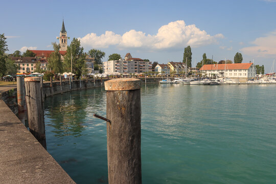 Sommer am Bodensee; Hafenpanorama in Romanshorn