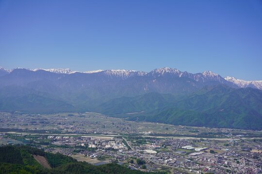 北アルプス　鷹狩山から望む残雪の北アルプス 