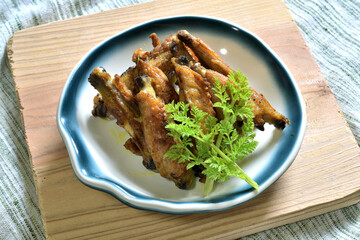 おいしそうな手羽先のから揚げ © Masaru Masuda