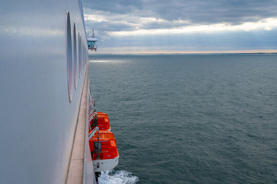A ferry crossing from Hoek van Holland (Netherlands) to Harwich (England/UK) across the English Channel (North Sea)