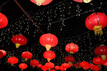 red lanterns in chinese temple © Harraz Duhh