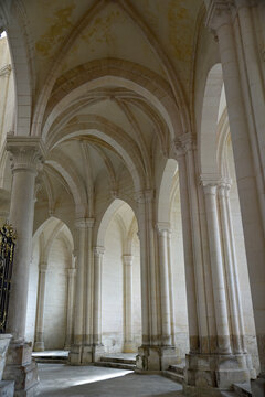 Vo&ucirc;tes de l'abbaye de Pontigny en Bourgogne. France