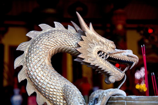 Ein Drache in einem chinesischen Kloster auf Java
