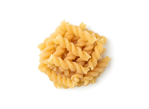 Spiralige sizilianische Busiate-Pasta isoliert auf Wei&szlig;
