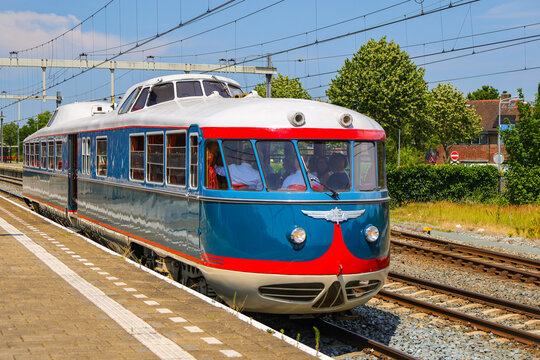 Allan's former NS executive vehicle, named "Kameel," on a sightseeing tour with guests