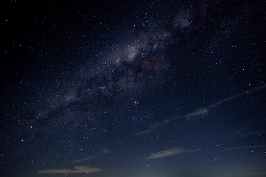 Timelapse via l&aacute;ctea  sobre as montanhas de Mantiqueira, Minas Gerais