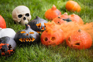 Fototapeta premium Spooky pumpkins and eerie decor create a vibrant autumn scene for Halloween festivities