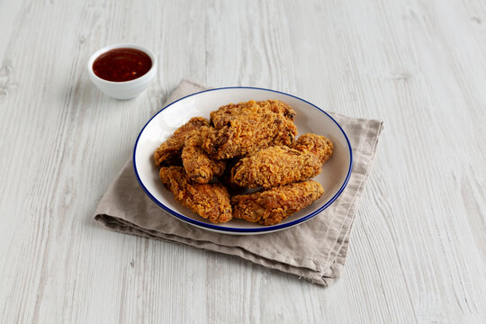 Spicy Deep Fried Chicken Wings with Sweet and Sour Sauce