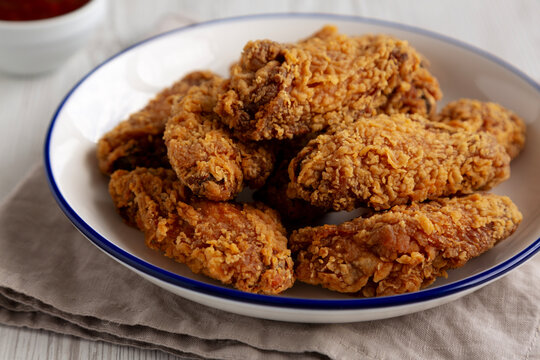 Spicy Deep Fried Chicken Wings with Sweet and Sour Sauce