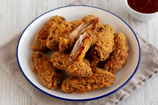 Spicy Deep Fried Chicken Wings with Sweet and Sour Sauce