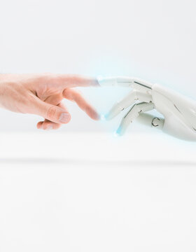 Mensch und K&uuml;nstliche Intelligenz ber&uuml;hren sich &ndash; Zukunft Technologie Konzept