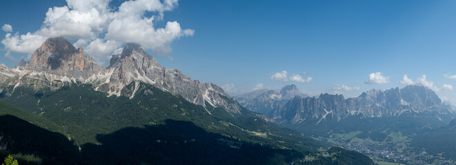 The Tofane – a mountain massif in the Dolomites (Eastern Alps) near Cortina d'Ampezzo in the Valle d'Ampezzo, Italy. © Tomasz Warszewski