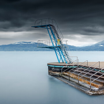 Plongeoir de la plage de Saint-Gingolph au bord du lac L&eacute;man