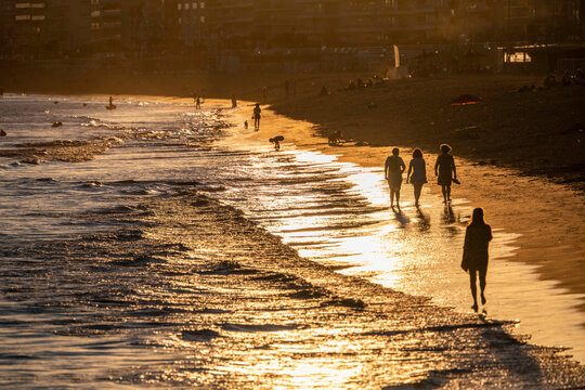 plage et amis au coucher de soleil sur Pornichet, baie de La Baule