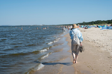 kobieta na plaży © marsad