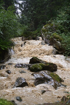 pioggia acqua fango smottamenti frana temporale 