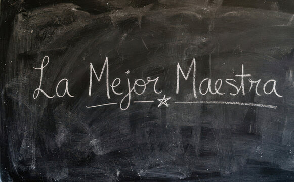 La Mejor Maestra - Agradecimiento a profesora y educadora en pizarra escolar