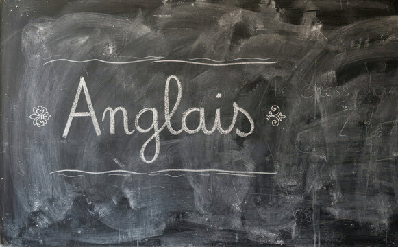 Anglais ecrit a la craie sur tableau noir pour apprentissage des langues et education