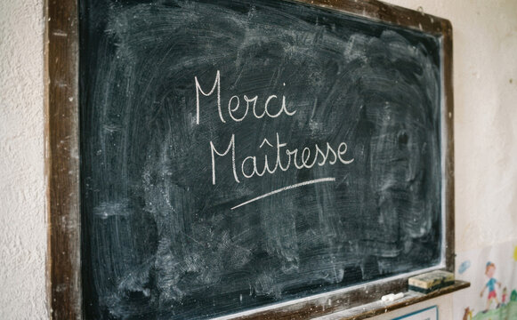 Merci Maitresse &eacute;crit &agrave; la craie sur un tableau noir pour remercier la maitresse d ecole