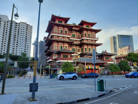 Buddha tooth relic temple facade in Chinatown, Singapore