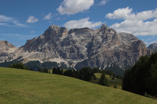 Sasso Croce,  sas dla Crusc, Cima Dieci, Lavarella e Conturines, view from Pralongia over Corvara , Badia Valley, Val Badia, South Tyrol, Dolomites, Italy