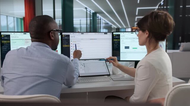 Accountant And Auditor Review Year-end Financial Statements