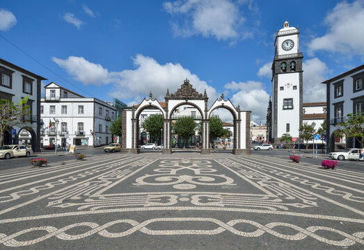 Portugal, Azores, Sao Miguel, Ponta Delgada, Church of San Sebastain and city gate