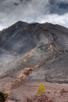 Spain, Canary Islands, La Palma, View of duraznero volcano and ruta de los volcanes
