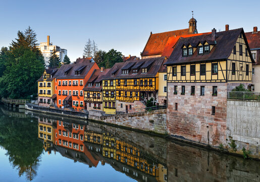 Germany, Stein, view to half-timbered houses at Regnitz River