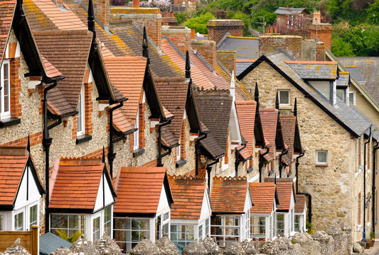 UK, Beer, row of terraced houses