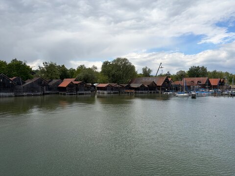 Blick auf den Ammersee bei Die&szlig;en in Bayern	