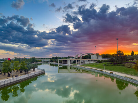Parque Juan Carlos I al atardecer