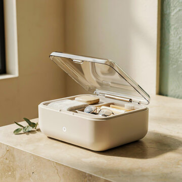 jewelry box with jewelry