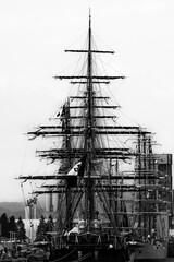 Abstracted view of sail ships masts © Richard Nantais