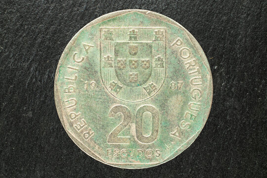 Coin Portugal, 20 escudos, 1987