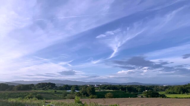 Reverse Cirrus Clouds Time‑Lapse &ndash; Rewind Edition-seen2
