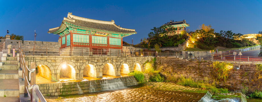 View of Hwahongmun Gate (Buksumun) footbridge at dusk in Suwon, Gyeonggi-do, Suwon-si, Paldal-gu, Buksu-dong, South Korea