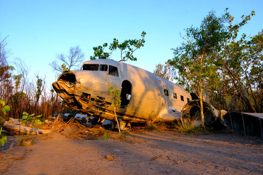 Douglas C-53 Skytrooper enforced landing remains at Vansittart Bay after fuel shortage in February 1942