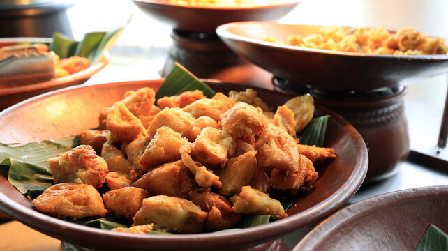 Tahu Isi Goreng, Tofu with Vegetable Stuffed
